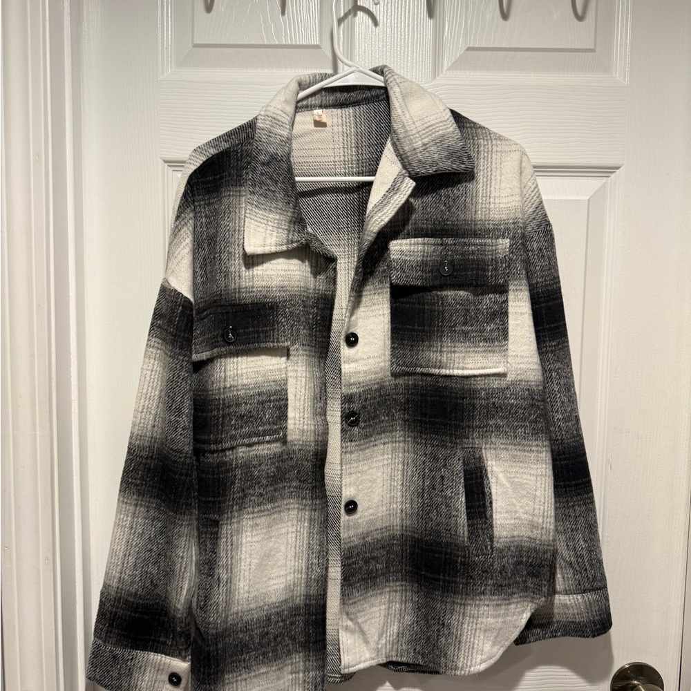 Women’s Black and Gray Plaid Jacket
